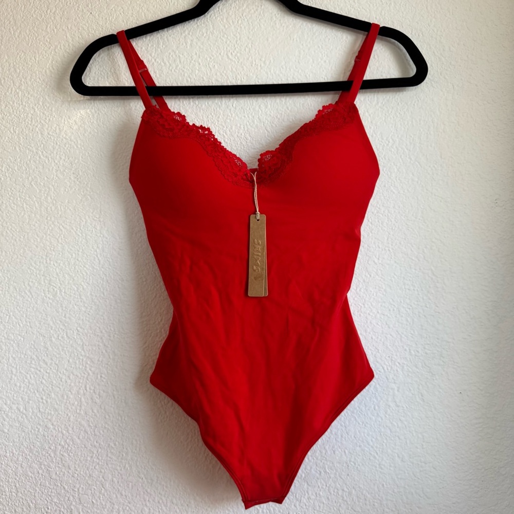SKIMS Fits Everybody Lace Push-Up Bodysuit – Cayenne (XS) NWT